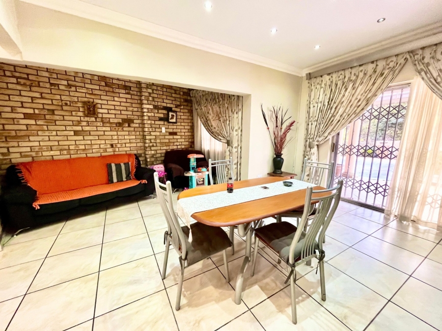 4 Bedroom Property for Sale in Safari Gardens North West